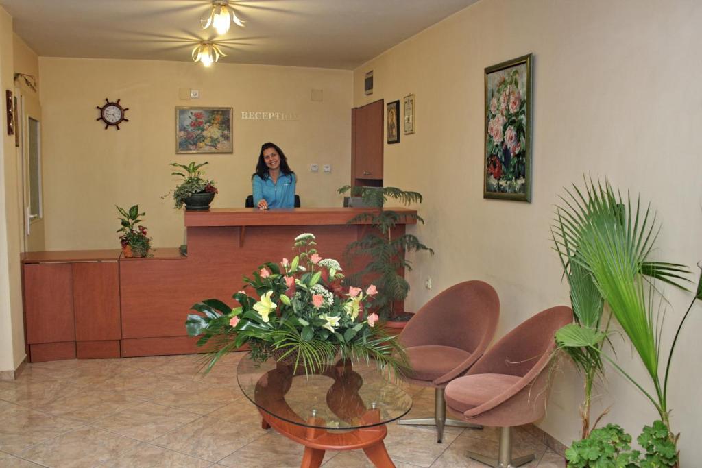 Hotel Focus Varna Buitenkant foto