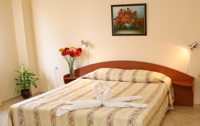 Hotel Focus Varna Buitenkant foto