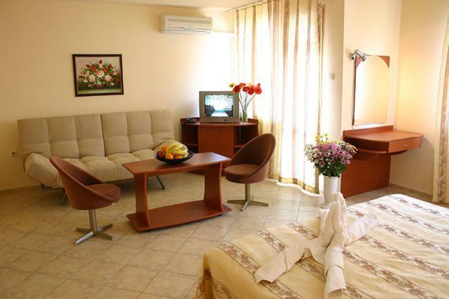 Hotel Focus Varna Buitenkant foto